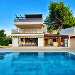 Casa Del Capitano Razanj