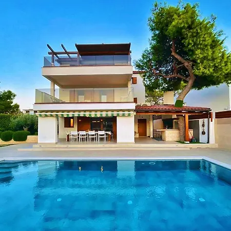 Casa Del Capitano Ražanj